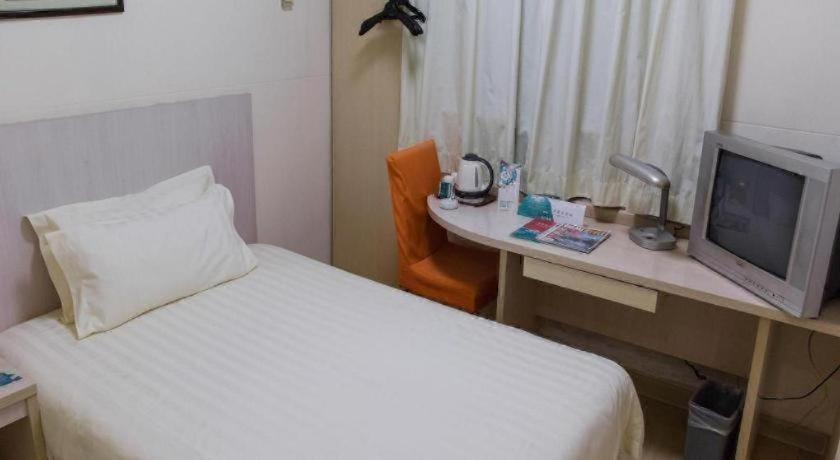 Jinjiang Expo Park Pusan Rd Hotel 3*