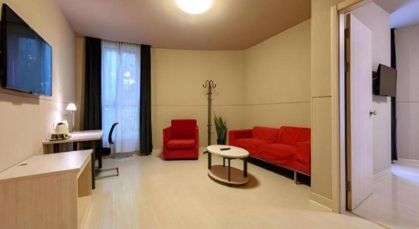 Jinjiang Expo Park Pusan Rd Hotel 3*